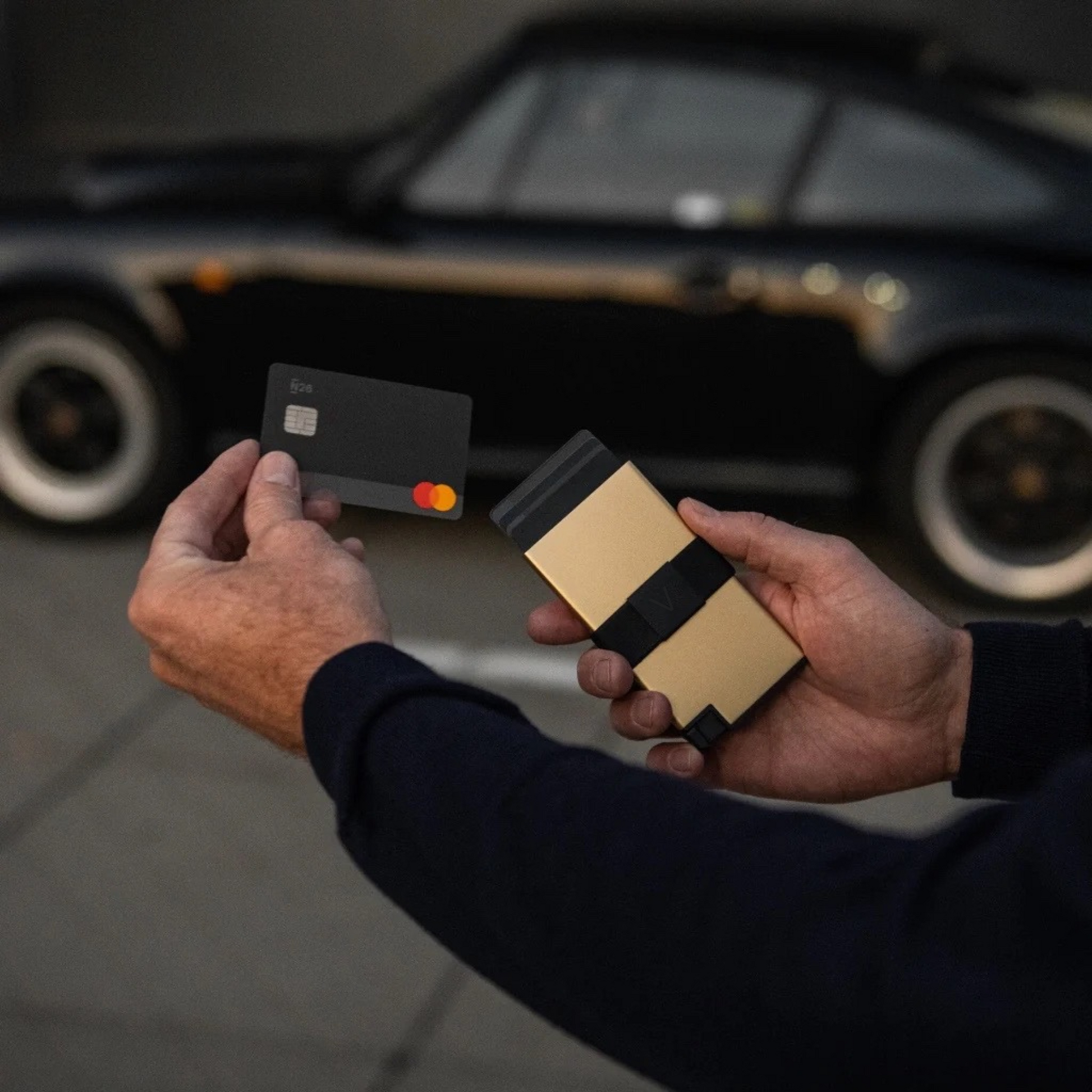 Aluminum Popup Smart Wallet Gold Limited Edition By Villantto