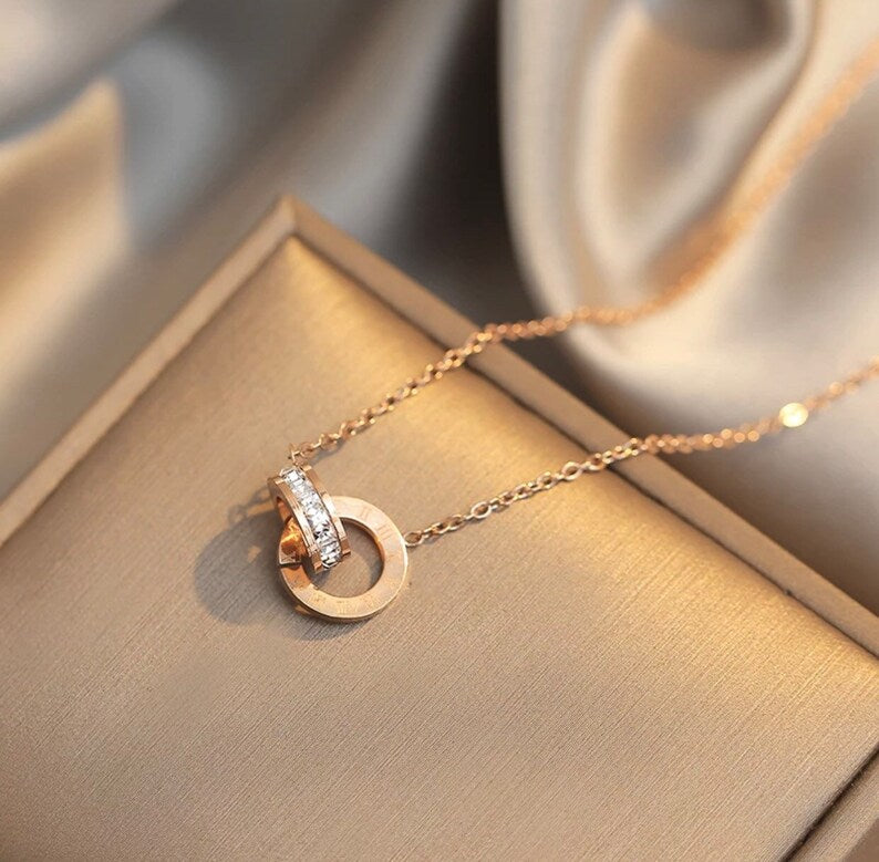 INTERLOCK NECKLACE
