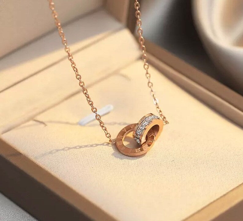 INTERLOCK NECKLACE