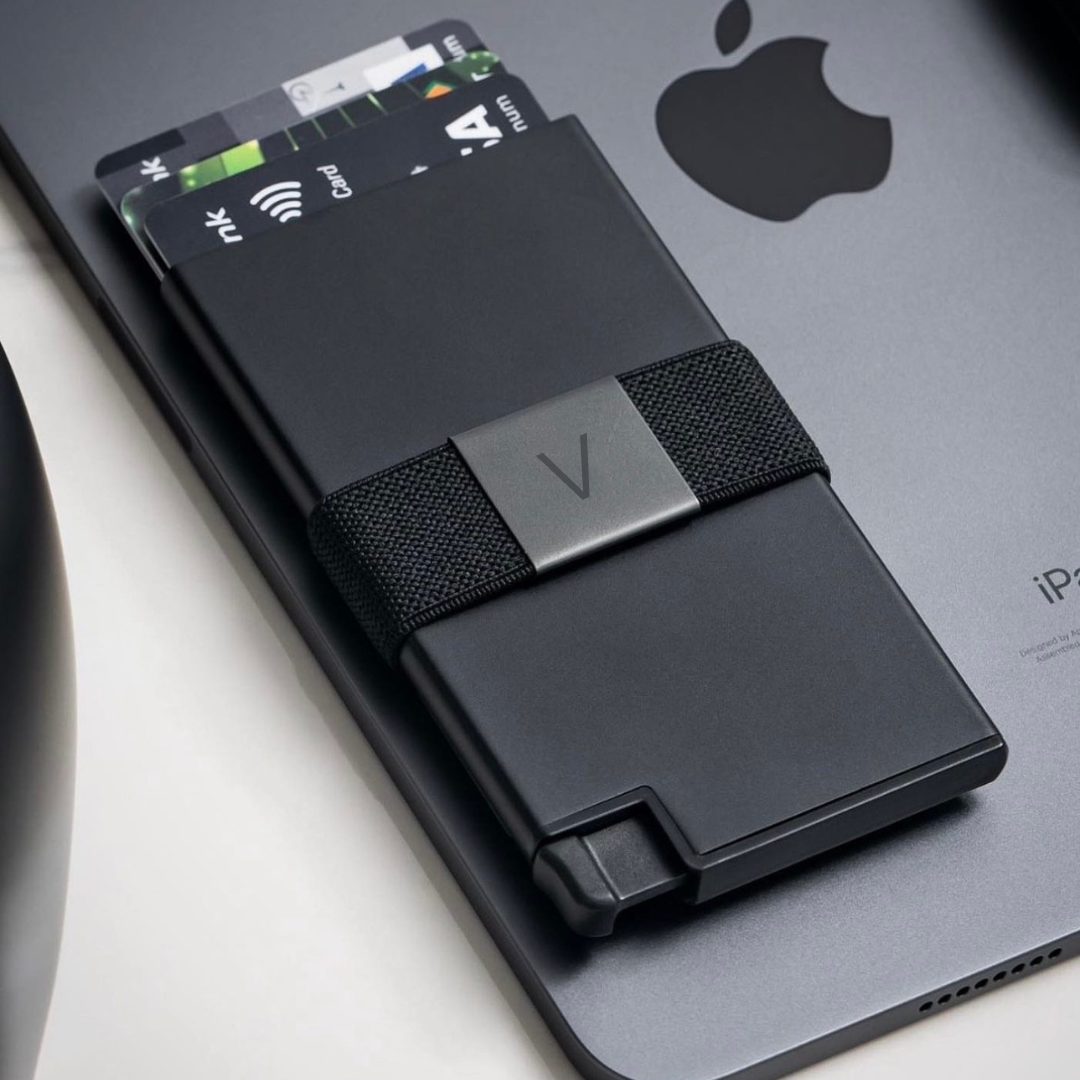 Villantto premium aluminum smart wallet for men in Pakistan – RFID-blocking, slim, minimalist design for cards and cash